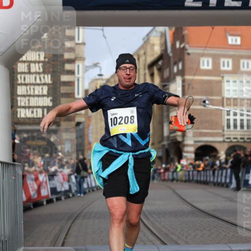 05.10.2025 - 20. swb-Marathon Bremen Yannick Fuchs http://msf.ph/oto/9245952 05.10.2025 10:42:34 Ziel 9700, 9775, 10208, 10375, 11230 meine-sportfotos.de