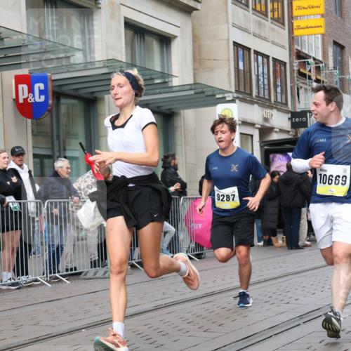 05.10.2025 - 20. swb-Marathon Bremen Strokosch-Dieckow http://msf.ph/oto/9245985 05.10.2025 10:50:53 Ziel 9256, 9287, 9416, 9425, 9663, 9894, 9906, 10206, 10215, 10222, 10226, 10376, 10378, 10432, 10556, 10669, 10743, 10932, 11279, 11391, 11573, 9256, 9287, 9416, 9425, 9663, 9894, 9906, 10206, 10215, 10222, 10226, 10376, 10432, 10556 meine-sportfotos.de