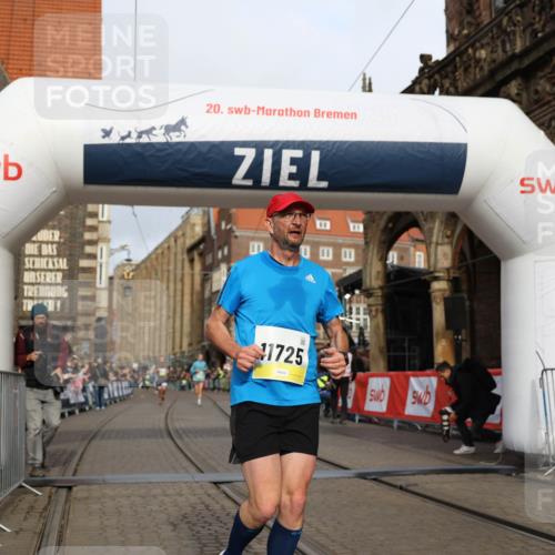 05.10.2025 - 20. swb-Marathon Bremen Yannick Fuchs http://msf.ph/oto/9246021 05.10.2025 10:42:41 Ziel 11725 meine-sportfotos.de