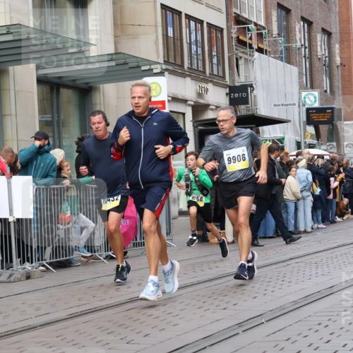05.10.2025 - 20. swb-Marathon Bremen Strokosch-Dieckow http://msf.ph/oto/9246069 05.10.2025 10:50:56 Ziel 9256, 9287, 9416, 9894, 9906, 10206, 10215, 10222, 10226, 10321, 10376, 10432, 10556, 10669, 11177, 11279, 11573, 9256, 9287, 9416, 9894, 9906, 10206, 10215, 10222, 10226, 10321, 10376, 10432, 10556, 11177 meine-sportfotos.de