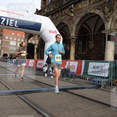 05.10.2025 - 20. swb-Marathon Bremen Yannick Fuchs http://msf.ph/oto/9246206 05.10.2025 10:42:47 Ziel 10592, 11178 meine-sportfotos.de