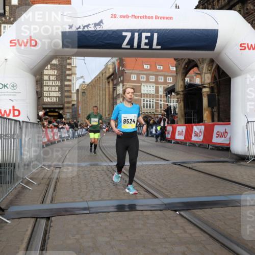 05.10.2025 - 20. swb-Marathon Bremen Yannick Fuchs http://msf.ph/oto/9246560 05.10.2025 10:42:57 Ziel 9524, 11640 meine-sportfotos.de