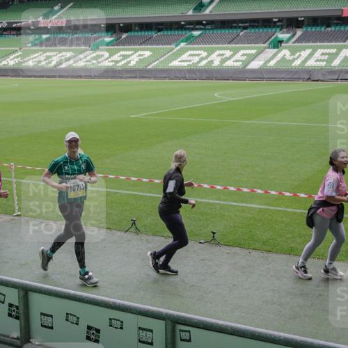 05.10.2025 - 20. swb-Marathon Bremen Michael Burmester http://msf.ph/oto/9246730 05.10.2025 10:38:10 Laufen im Stadion 7621, 7776, 8574, 9189, 9210, 9237, 9360, 9365, 9426, 9432, 9448, 9468, 9486, 9498, 9536, 9642, 9647, 9684, 9707, 9748, 9750, 9771, 9813, 9846, 9858, 9893, 9915, 9940, 10033, 10056, 10098, 10130, 10167, 10194, 10205, 10265, 10271, 10274, 10278, 10301, 10437, 10471, 10477, 10478, 10485, 10510, 10530, 10595, 10598, 10611, 10678, 10711, 10713, 10777, 10803, 10804, 10825, 10826, 10829, 10837, 10876, 10995, 11001, 11050, 11121, 11150, 11162, 11183, 11415, 9381 meine-sportfotos.de