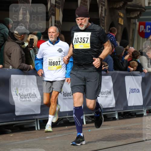 05.10.2025 - 20. swb-Marathon Bremen Strokosch-Dieckow http://msf.ph/oto/9246731 05.10.2025 10:59:01 Ziel 9601, 9692, 9847, 9977, 10357, 10588, 10594, 10607 meine-sportfotos.de