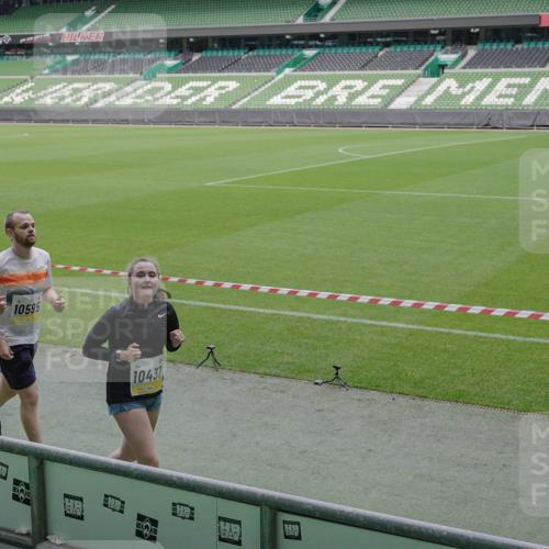 05.10.2025 - 20. swb-Marathon Bremen Michael Burmester http://msf.ph/oto/9246910 05.10.2025 10:38:17 Laufen im Stadion 7621, 8574, 9184, 9189, 9210, 9235, 9237, 9322, 9335, 9365, 9409, 9426, 9432, 9448, 9468, 9486, 9498, 9536, 9642, 9647, 9684, 9707, 9748, 9750, 9771, 9813, 9846, 9858, 9893, 9915, 9940, 9978, 10033, 10056, 10098, 10130, 10167, 10194, 10205, 10274, 10278, 10301, 10404, 10437, 10439, 10471, 10478, 10485, 10510, 10530, 10595, 10598, 10611, 10678, 10711, 10713, 10777, 10803, 10804, 10825, 10826, 10829, 11001, 11050, 11121, 11150, 11162, 11183 meine-sportfotos.de