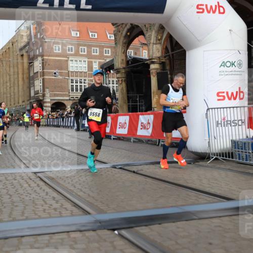 05.10.2025 - 20. swb-Marathon Bremen Yannick Fuchs http://msf.ph/oto/9246935 05.10.2025 10:43:11 Ziel 9006, 9302, 9558, 10045, 10553, 10961, 11476 meine-sportfotos.de