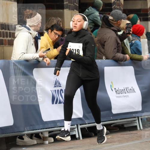 05.10.2025 - 20. swb-Marathon Bremen Strokosch-Dieckow http://msf.ph/oto/9246936 05.10.2025 10:59:12 Ziel 9183, 9219, 9454, 9508, 9692, 10039, 10143, 10200, 10274, 10353, 10407, 11207, 11400 meine-sportfotos.de