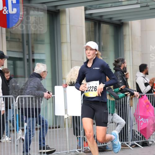 05.10.2025 - 20. swb-Marathon Bremen Strokosch-Dieckow http://msf.ph/oto/9246976 05.10.2025 10:51:50 Ziel 9196, 9226, 9584, 9683, 9852, 9939, 9955, 9987, 10038, 10240, 10380, 10438, 10581, 10625, 10668, 10719, 10727, 10900, 10927, 10942, 10977, 11128, 11136, 11273, 11325, 11458, 11491, 11641, 11665, 9196, 9226, 9584, 9683, 9852, 9939, 9955, 9987, 10038, 10240, 10380, 10438, 10581, 10625, 10668, 10719, 10727, 10900, 10927, 10942, 10977, 11128, 11136, 11273, 11325, 11458, 11491, 11641, 11665 meine-sportfotos.de