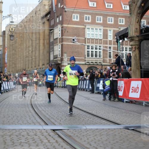05.10.2025 - 20. swb-Marathon Bremen Yannick Fuchs http://msf.ph/oto/9247099 05.10.2025 10:43:17 Ziel 9006, 9302, 9558, 10474, 10553, 10961, 10979, 11476 meine-sportfotos.de