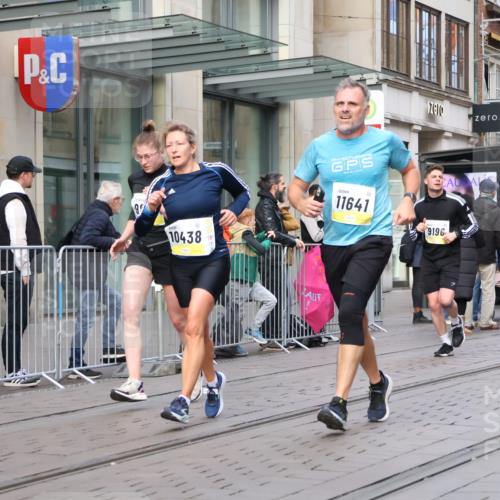 05.10.2025 - 20. swb-Marathon Bremen Strokosch-Dieckow http://msf.ph/oto/9247113 05.10.2025 10:51:53 Ziel 9172, 9196, 9226, 9584, 9852, 9939, 9955, 9987, 10038, 10240, 10438, 10507, 10668, 10719, 10727, 10900, 10927, 10942, 10977, 11128, 11273, 11458, 11491, 11528, 11641, 11665, 9172, 9196, 9226, 9584, 9852, 9939, 9955, 9987, 10038, 10240, 10438, 10507, 10668, 10719, 10727, 10900, 10927, 10942, 10977, 11128, 11273, 11458, 11491, 11528, 11641, 11665 meine-sportfotos.de