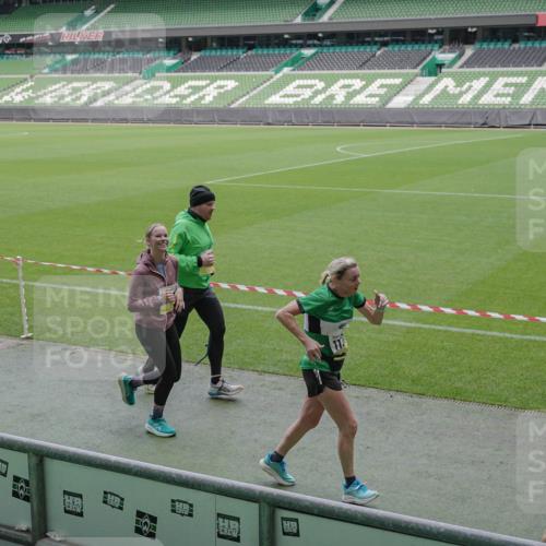 05.10.2025 - 20. swb-Marathon Bremen Michael Burmester http://msf.ph/oto/9247178 05.10.2025 10:38:26 Laufen im Stadion 7621, 8574, 9182, 9184, 9189, 9210, 9235, 9237, 9300, 9322, 9331, 9335, 9394, 9409, 9432, 9448, 9468, 9486, 9498, 9536, 9642, 9647, 9660, 9684, 9707, 9748, 9750, 9752, 9771, 9782, 9813, 9846, 9858, 9890, 9915, 9940, 9978, 10033, 10056, 10098, 10130, 10167, 10194, 10205, 10274, 10278, 10297, 10404, 10437, 10439, 10446, 10478, 10485, 10511, 10530, 10595, 10598, 10611, 10678, 10711, 10713, 10803, 10804, 10825, 10829, 11050, 11150 meine-sportfotos.de