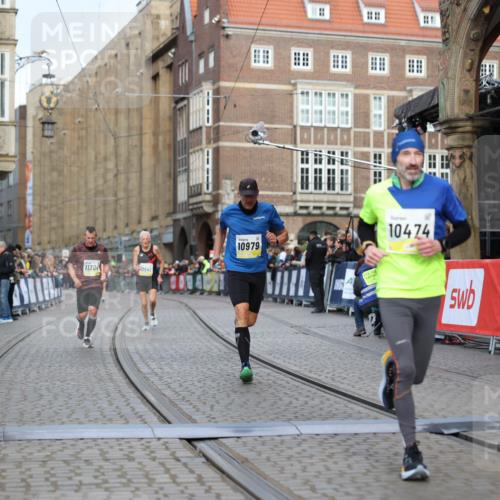 05.10.2025 - 20. swb-Marathon Bremen Yannick Fuchs http://msf.ph/oto/9247201 05.10.2025 10:43:19 Ziel 9006, 10474, 10541, 10553, 10961, 10979, 11304, 11476 meine-sportfotos.de
