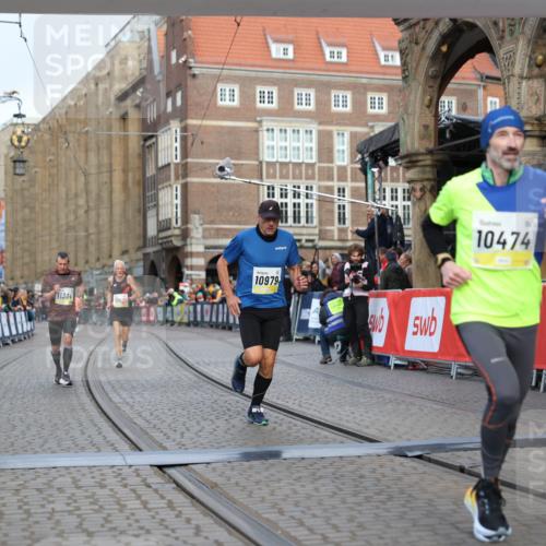 05.10.2025 - 20. swb-Marathon Bremen Yannick Fuchs http://msf.ph/oto/9247225 05.10.2025 10:43:19 Ziel 9006, 10474, 10541, 10553, 10961, 10979, 11304, 11476 meine-sportfotos.de