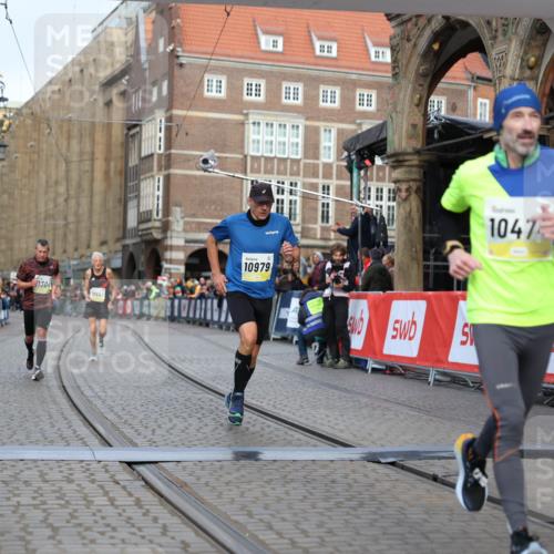 05.10.2025 - 20. swb-Marathon Bremen Yannick Fuchs http://msf.ph/oto/9247239 05.10.2025 10:43:19 Ziel 9006, 10474, 10541, 10553, 10961, 10979, 11304, 11476 meine-sportfotos.de