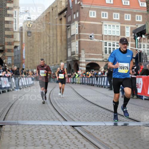 05.10.2025 - 20. swb-Marathon Bremen Yannick Fuchs http://msf.ph/oto/9247260 05.10.2025 10:43:20 Ziel 9006, 10474, 10541, 10553, 10979, 11304, 11476 meine-sportfotos.de