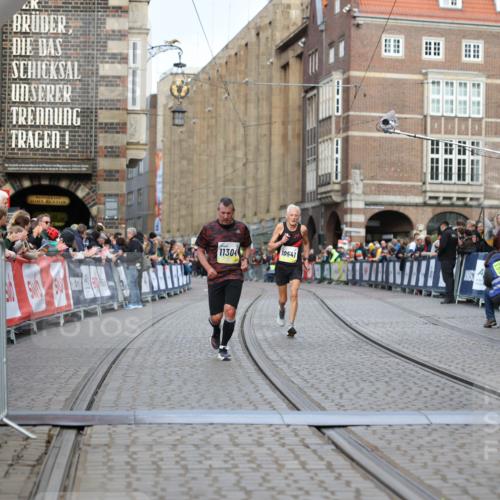 05.10.2025 - 20. swb-Marathon Bremen Yannick Fuchs http://msf.ph/oto/9247276 05.10.2025 10:43:20 Ziel 9006, 10474, 10541, 10553, 10979, 11304, 11476 meine-sportfotos.de