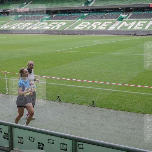 05.10.2025 - 20. swb-Marathon Bremen Michael Burmester http://msf.ph/oto/9247319 05.10.2025 10:38:33 Laufen im Stadion 7621, 8574, 9182, 9184, 9189, 9210, 9229, 9235, 9237, 9269, 9300, 9322, 9331, 9335, 9379, 9394, 9409, 9432, 9468, 9486, 9498, 9536, 9642, 9647, 9660, 9684, 9707, 9748, 9750, 9752, 9771, 9782, 9813, 9846, 9858, 9890, 9915, 9940, 9978, 10033, 10056, 10098, 10106, 10130, 10142, 10167, 10205, 10213, 10278, 10297, 10404, 10405, 10437, 10439, 10446, 10478, 10483, 10485, 10511, 10529, 10530, 10595, 10598, 10611, 10623, 10678, 10711, 10713, 10803, 10804, 10825, 10829, 10853 meine-sportfotos.de