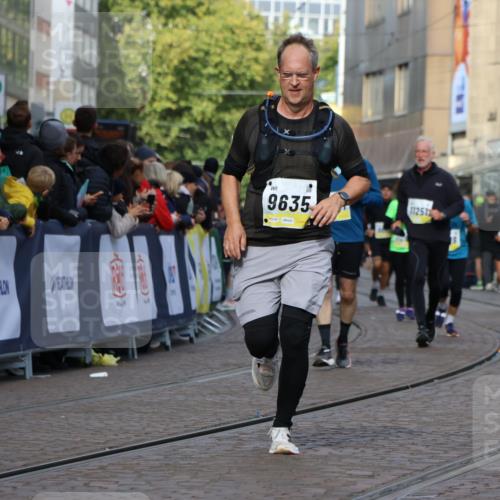 05.10.2025 - 20. swb-Marathon Bremen Strokosch-Dieckow http://msf.ph/oto/9247381 05.10.2025 10:59:21 Ziel 9183, 9454, 9635, 10391, 10407, 11006, 11007, 11400, 11728 meine-sportfotos.de