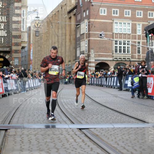 05.10.2025 - 20. swb-Marathon Bremen Yannick Fuchs http://msf.ph/oto/9247390 05.10.2025 10:43:21 Ziel 9006, 10474, 10541, 10553, 10979, 11304 meine-sportfotos.de