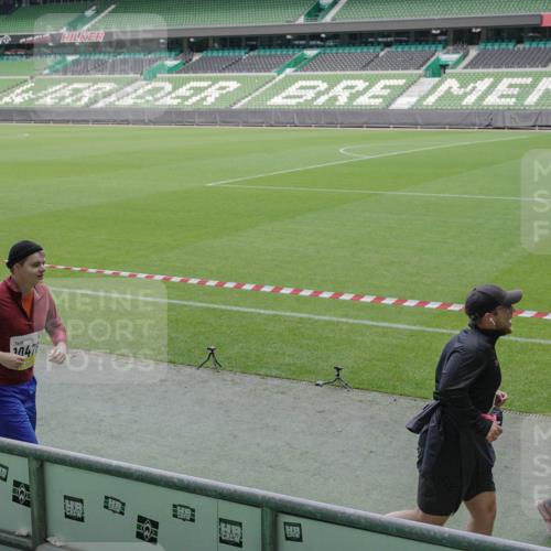 05.10.2025 - 20. swb-Marathon Bremen Michael Burmester http://msf.ph/oto/9247434 05.10.2025 10:38:36 Laufen im Stadion 7621, 8574, 9182, 9184, 9189, 9210, 9229, 9235, 9237, 9269, 9300, 9322, 9324, 9331, 9335, 9379, 9394, 9398, 9409, 9432, 9468, 9486, 9498, 9642, 9647, 9660, 9684, 9707, 9750, 9752, 9771, 9782, 9813, 9846, 9858, 9890, 9915, 9940, 9978, 10033, 10056, 10098, 10106, 10130, 10142, 10167, 10205, 10213, 10278, 10297, 10404, 10405, 10437, 10439, 10446, 10478, 10483, 10485, 10511, 10529, 10530, 10551, 10595, 10598, 10623, 10678, 10711, 10713, 10734, 10803, 10804, 10825, 10853 meine-sportfotos.de