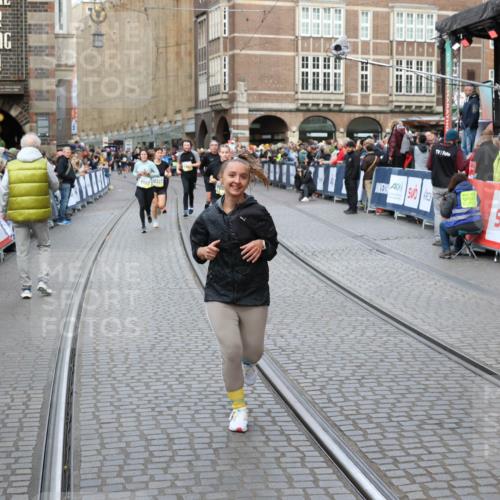 05.10.2025 - 20. swb-Marathon Bremen Yannick Fuchs http://msf.ph/oto/9247447 05.10.2025 10:52:33 Ziel 9172, 9584, 9987, 10241, 10507, 10608, 10719, 11528, 11665 meine-sportfotos.de