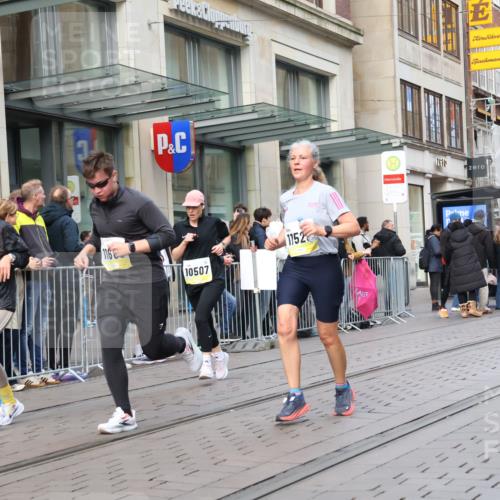05.10.2025 - 20. swb-Marathon Bremen Strokosch-Dieckow http://msf.ph/oto/9247521 05.10.2025 10:52:07 Ziel 8888, 9172, 9209, 9439, 9584, 9903, 9955, 9987, 10038, 10241, 10327, 10388, 10507, 10548, 10608, 10719, 10900, 10927, 10942, 11128, 11283, 11387, 11413, 11458, 11491, 11528, 11665, 8888, 9172, 9209, 9439, 9584, 9903, 9955, 9987, 10038, 10241, 10327, 10388, 10507, 10548, 10608, 10719, 10900, 10927, 10942, 11128, 11283, 11387, 11413, 11458, 11491, 11528, 11665 meine-sportfotos.de