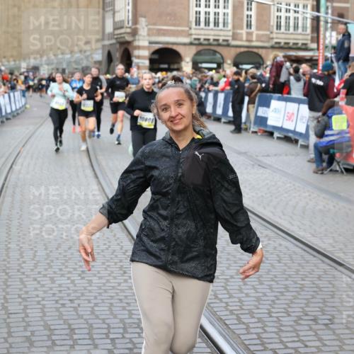 05.10.2025 - 20. swb-Marathon Bremen Yannick Fuchs http://msf.ph/oto/9247527 05.10.2025 10:52:34 Ziel 9172, 9584, 10241, 10327, 10507, 10608, 10719, 11528, 11665 meine-sportfotos.de