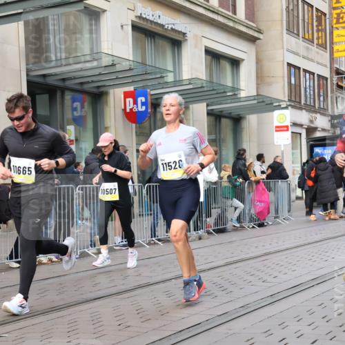05.10.2025 - 20. swb-Marathon Bremen Strokosch-Dieckow http://msf.ph/oto/9247533 05.10.2025 10:52:07 Ziel 8888, 9172, 9209, 9439, 9584, 9903, 9955, 9987, 10038, 10241, 10327, 10388, 10507, 10548, 10608, 10719, 10900, 10927, 10942, 11128, 11283, 11387, 11413, 11458, 11491, 11528, 11665, 8888, 9172, 9209, 9439, 9584, 9903, 9955, 9987, 10038, 10241, 10327, 10388, 10507, 10548, 10608, 10719, 10900, 10927, 10942, 11128, 11283, 11387, 11413, 11458, 11491, 11528, 11665 meine-sportfotos.de