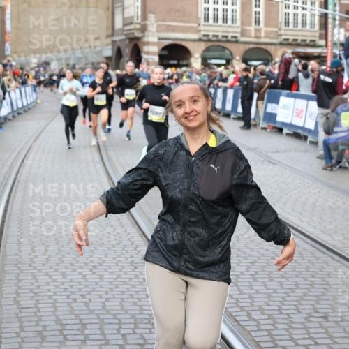 05.10.2025 - 20. swb-Marathon Bremen Yannick Fuchs http://msf.ph/oto/9247537 05.10.2025 10:52:34 Ziel 9172, 9584, 10241, 10327, 10507, 10608, 10719, 11528, 11665 meine-sportfotos.de