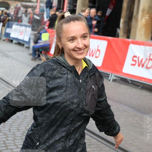 05.10.2025 - 20. swb-Marathon Bremen Yannick Fuchs http://msf.ph/oto/9247544 05.10.2025 10:52:35 Ziel 9172, 9584, 10241, 10327, 10507, 10608, 10719, 11387, 11528, 11665 meine-sportfotos.de