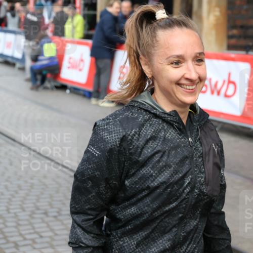 05.10.2025 - 20. swb-Marathon Bremen Yannick Fuchs http://msf.ph/oto/9247565 05.10.2025 10:52:35 Ziel 9172, 9584, 10241, 10327, 10507, 10608, 10719, 11387, 11528, 11665 meine-sportfotos.de