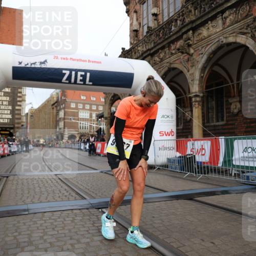 05.10.2025 - 20. swb-Marathon Bremen Yannick Fuchs http://msf.ph/oto/9247615 05.10.2025 10:43:33 Ziel 9967 meine-sportfotos.de