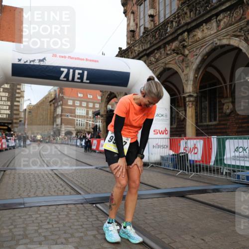 05.10.2025 - 20. swb-Marathon Bremen Yannick Fuchs http://msf.ph/oto/9247647 05.10.2025 10:43:33 Ziel 9967 meine-sportfotos.de