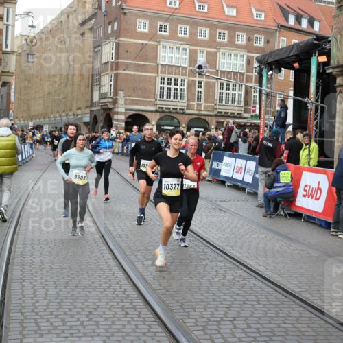 05.10.2025 - 20. swb-Marathon Bremen Yannick Fuchs http://msf.ph/oto/9247680 05.10.2025 10:52:36 Ziel 9172, 9584, 9903, 10241, 10327, 10388, 10507, 10608, 10719, 11283, 11387, 11528 meine-sportfotos.de