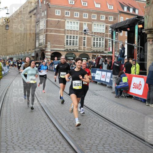05.10.2025 - 20. swb-Marathon Bremen Yannick Fuchs http://msf.ph/oto/9247698 05.10.2025 10:52:36 Ziel 9172, 9584, 9903, 10241, 10327, 10388, 10507, 10608, 10719, 11283, 11387, 11528 meine-sportfotos.de