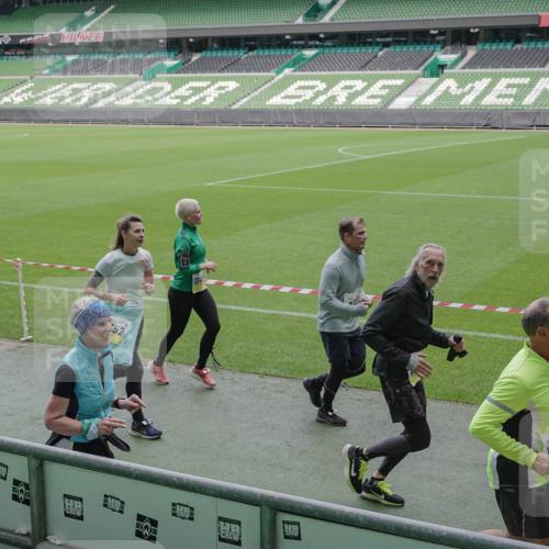 05.10.2025 - 20. swb-Marathon Bremen Michael Burmester http://msf.ph/oto/9247712 05.10.2025 10:38:48 Laufen im Stadion 7788, 8123, 8574, 9182, 9184, 9229, 9235, 9269, 9300, 9322, 9324, 9331, 9335, 9379, 9394, 9398, 9409, 9432, 9498, 9647, 9660, 9684, 9707, 9750, 9752, 9771, 9782, 9846, 9890, 9915, 9927, 9940, 9978, 9998, 10033, 10106, 10130, 10142, 10167, 10205, 10213, 10255, 10278, 10297, 10404, 10405, 10437, 10439, 10446, 10478, 10483, 10498, 10511, 10529, 10530, 10551, 10595, 10598, 10623, 10678, 10734, 10803, 10804, 10825, 10853, 9189, 9210, 9468, 9486, 9813, 9858, 10056, 10098 meine-sportfotos.de