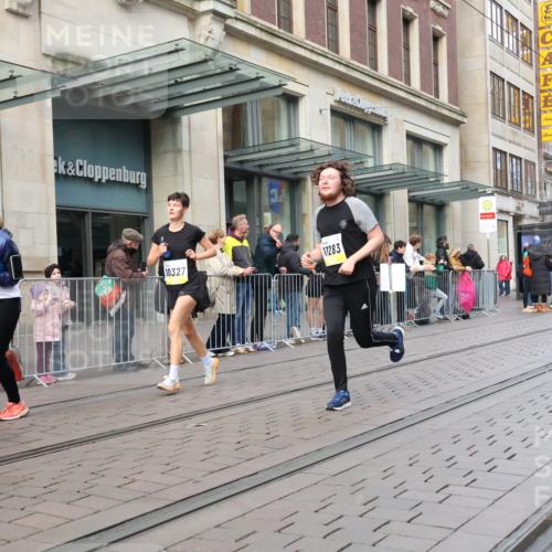 05.10.2025 - 20. swb-Marathon Bremen Strokosch-Dieckow http://msf.ph/oto/9247828 05.10.2025 10:52:18 Ziel 8888, 9172, 9209, 9214, 9284, 9439, 9501, 9517, 9581, 9830, 9903, 10241, 10308, 10309, 10327, 10388, 10514, 10548, 10608, 10833, 10997, 11012, 11283, 11382, 11387, 11413, 11417, 11528, 11587, 8888, 9172, 9209, 9214, 9284, 9439, 9501, 9517, 9581, 9830, 9903, 10241, 10308, 10309, 10327, 10388, 10514, 10548, 10608, 10833, 10997, 11012, 11283, 11382, 11387, 11413, 11417, 11528, 11587 meine-sportfotos.de