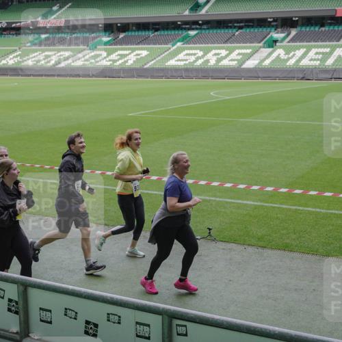 05.10.2025 - 20. swb-Marathon Bremen Michael Burmester http://msf.ph/oto/9247835 05.10.2025 10:38:51 Laufen im Stadion 7788, 8123, 8574, 9182, 9184, 9229, 9235, 9269, 9300, 9322, 9324, 9331, 9335, 9379, 9394, 9398, 9409, 9432, 9498, 9628, 9647, 9660, 9684, 9707, 9750, 9752, 9771, 9782, 9846, 9850, 9890, 9915, 9927, 9940, 9978, 9998, 10033, 10106, 10142, 10167, 10205, 10213, 10255, 10258, 10297, 10404, 10405, 10439, 10446, 10478, 10483, 10498, 10511, 10529, 10530, 10551, 10557, 10623, 10678, 10734, 10803, 10804, 10825, 10853, 9189, 9210, 9468, 9486, 9813, 9858, 10033, 10056, 10098 meine-sportfotos.de