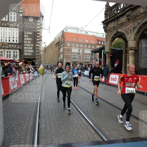 05.10.2025 - 20. swb-Marathon Bremen Yannick Fuchs http://msf.ph/oto/9247849 05.10.2025 10:52:38 Ziel 8888, 9172, 9903, 10241, 10327, 10388, 10608, 11283, 11387, 11413, 11528 meine-sportfotos.de