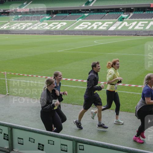 05.10.2025 - 20. swb-Marathon Bremen Michael Burmester http://msf.ph/oto/9247854 05.10.2025 10:38:52 Laufen im Stadion 7199, 7788, 8123, 8574, 9182, 9184, 9229, 9235, 9269, 9300, 9322, 9324, 9331, 9335, 9379, 9394, 9398, 9409, 9432, 9498, 9628, 9647, 9660, 9684, 9707, 9750, 9752, 9765, 9771, 9782, 9846, 9850, 9890, 9915, 9927, 9940, 9978, 9998, 10106, 10142, 10167, 10205, 10213, 10255, 10258, 10297, 10404, 10405, 10439, 10446, 10478, 10483, 10498, 10511, 10529, 10530, 10551, 10557, 10623, 10678, 10734, 10803, 10804, 10825, 10853, 9189, 9210, 9468, 9486, 9813, 9858, 10033, 10056, 10098 meine-sportfotos.de