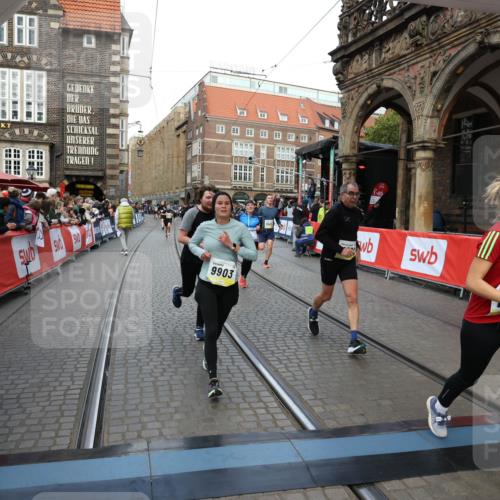 05.10.2025 - 20. swb-Marathon Bremen Yannick Fuchs http://msf.ph/oto/9247893 05.10.2025 10:52:39 Ziel 8888, 9172, 9439, 9903, 10241, 10327, 10388, 10608, 11283, 11387, 11413, 11528 meine-sportfotos.de