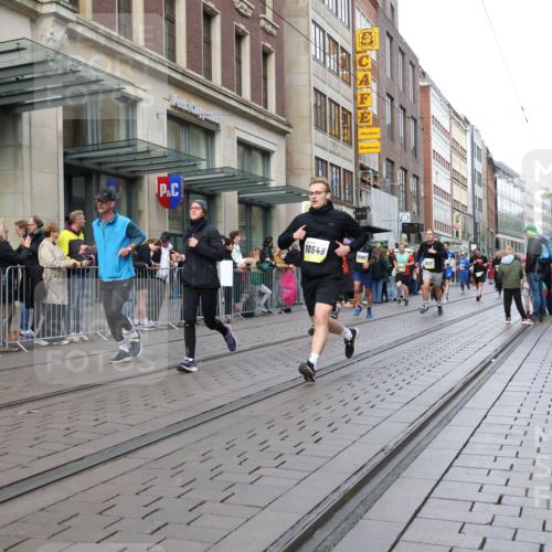 05.10.2025 - 20. swb-Marathon Bremen Strokosch-Dieckow http://msf.ph/oto/9247897 05.10.2025 10:52:26 Ziel 8888, 9209, 9214, 9284, 9439, 9501, 9517, 9581, 9830, 9985, 10308, 10309, 10514, 10548, 10779, 10833, 10955, 10997, 11012, 11382, 11413, 11417, 11587, 8888, 9209, 9214, 9284, 9439, 9501, 9517, 9581, 9830, 9985, 10308, 10309, 10514, 10548, 10779, 10833, 10955, 10997, 11012, 11382, 11413, 11417, 11587 meine-sportfotos.de