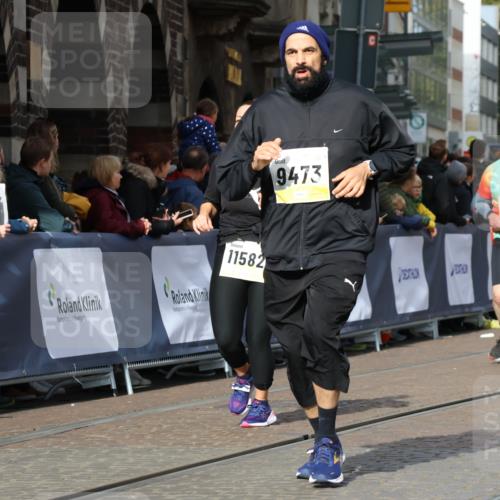 05.10.2025 - 20. swb-Marathon Bremen Strokosch-Dieckow http://msf.ph/oto/9247970 05.10.2025 10:59:45 Ziel 9378, 9473, 9673, 10420, 11582, 11720 meine-sportfotos.de