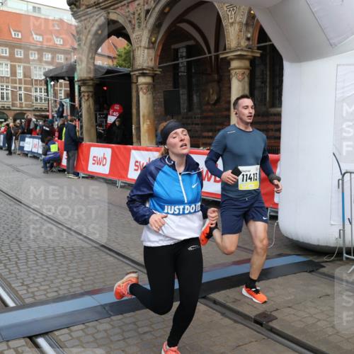 05.10.2025 - 20. swb-Marathon Bremen Yannick Fuchs http://msf.ph/oto/9248008 05.10.2025 10:52:41 Ziel 8888, 9439, 9903, 10241, 10327, 10388, 10548, 10608, 11283, 11387, 11413 meine-sportfotos.de
