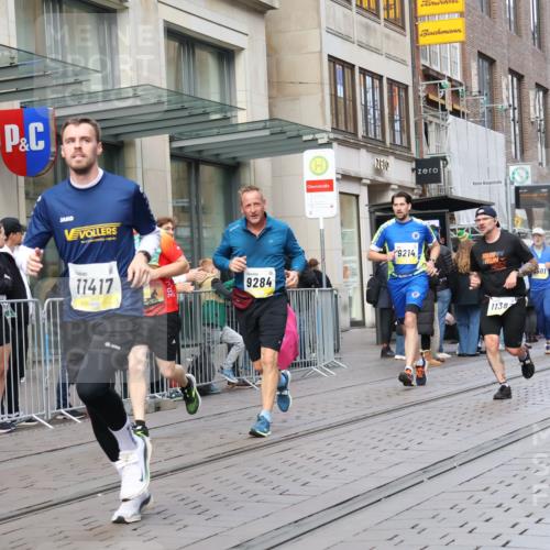 05.10.2025 - 20. swb-Marathon Bremen Strokosch-Dieckow http://msf.ph/oto/9248027 05.10.2025 10:52:30 Ziel 9187, 9209, 9214, 9284, 9501, 9517, 9581, 9830, 9918, 9985, 10064, 10308, 10309, 10514, 10548, 10779, 10833, 10955, 10997, 11012, 11382, 11398, 11417, 11450, 11587, 11722, 9187, 9209, 9214, 9284, 9501, 9517, 9581, 9830, 9918, 9985, 10064, 10308, 10309, 10514, 10548, 10779, 10833, 10955, 10997, 11012, 11382, 11398, 11417, 11450, 11587, 11722 meine-sportfotos.de