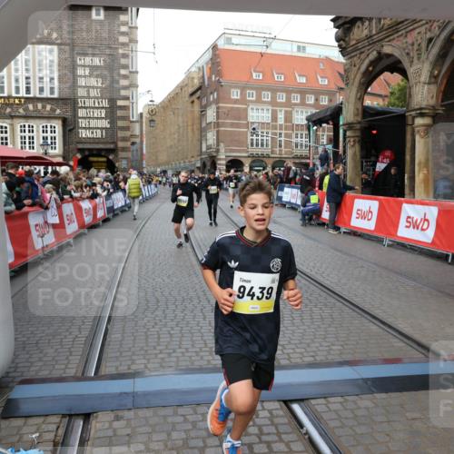05.10.2025 - 20. swb-Marathon Bremen Yannick Fuchs http://msf.ph/oto/9248085 05.10.2025 10:52:43 Ziel 8888, 9209, 9439, 9903, 10327, 10388, 10548, 10608, 11283, 11387, 11413 meine-sportfotos.de