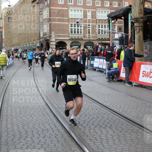 05.10.2025 - 20. swb-Marathon Bremen Yannick Fuchs http://msf.ph/oto/9248123 05.10.2025 10:52:44 Ziel 8888, 9209, 9439, 9903, 10327, 10388, 10548, 11283, 11387, 11413 meine-sportfotos.de