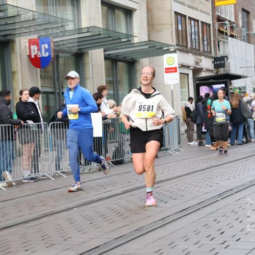 05.10.2025 - 20. swb-Marathon Bremen Strokosch-Dieckow http://msf.ph/oto/9248174 05.10.2025 10:52:35 Ziel 9187, 9214, 9284, 9501, 9581, 9650, 9830, 9918, 9985, 10064, 10128, 10308, 10309, 10514, 10539, 10779, 10833, 10955, 10997, 11012, 11259, 11300, 11382, 11398, 11411, 11417, 11450, 11587, 11722, 9187, 9214, 9284, 9501, 9581, 9650, 9830, 9918, 9985, 10064, 10128, 10308, 10309, 10514, 10539, 10779, 10833, 10955, 10997, 11012, 11382, 11398, 11417, 11450, 11587, 11722 meine-sportfotos.de