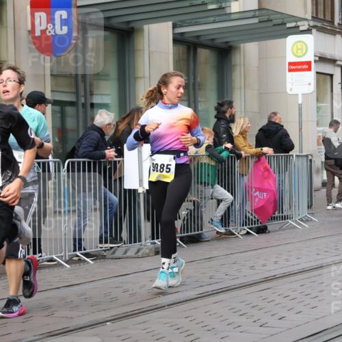 05.10.2025 - 20. swb-Marathon Bremen Strokosch-Dieckow http://msf.ph/oto/9248252 05.10.2025 10:52:38 Ziel 9187, 9214, 9284, 9501, 9581, 9650, 9703, 9830, 9918, 9985, 10064, 10128, 10308, 10309, 10349, 10466, 10514, 10539, 10779, 10955, 10997, 11012, 11259, 11300, 11382, 11398, 11411, 11417, 11450, 11722, 9187, 9214, 9284, 9501, 9581, 9650, 9703, 9830, 9918, 9985, 10064, 10128, 10308, 10309, 10349, 10466, 10514, 10539, 10779, 10955, 10997, 11012, 11382, 11398, 11417, 11450, 11722 meine-sportfotos.de