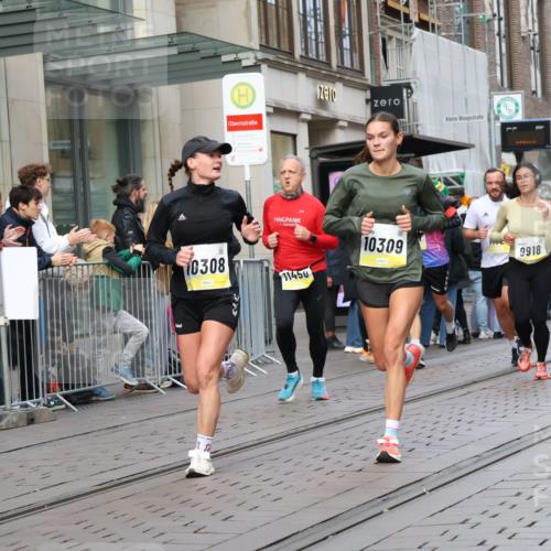 05.10.2025 - 20. swb-Marathon Bremen Strokosch-Dieckow http://msf.ph/oto/9248296 05.10.2025 10:52:40 Ziel 9187, 9214, 9284, 9449, 9501, 9581, 9650, 9703, 9830, 9834, 9918, 9985, 10064, 10128, 10242, 10308, 10309, 10349, 10460, 10466, 10514, 10539, 10779, 10955, 10997, 11259, 11300, 11382, 11398, 11411, 11417, 11450, 11722, 9187, 9214, 9284, 9449, 9501, 9581, 9650, 9703, 9830, 9834, 9918, 9985, 10064, 10128, 10242, 10308, 10309, 10349, 10460, 10466, 10514, 10539, 10779, 10955, 10997, 11382, 11398, 11417, 11450, 11722 meine-sportfotos.de